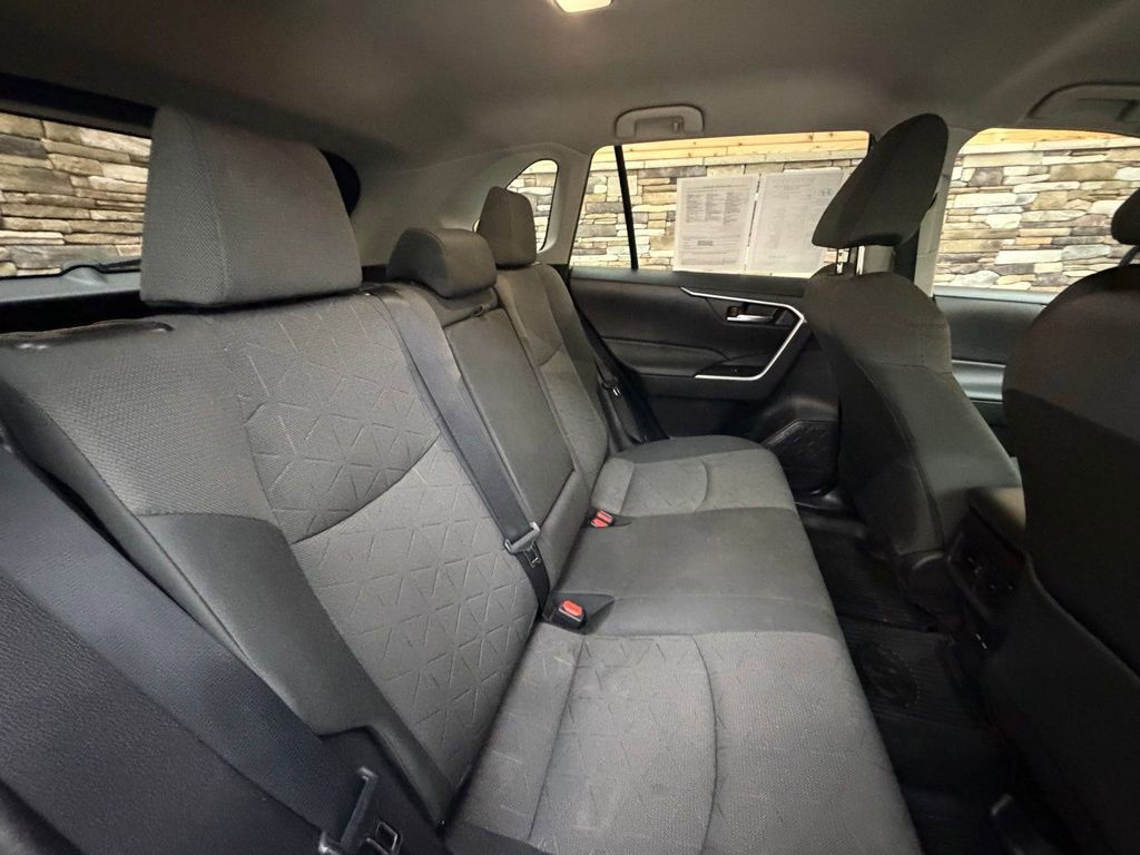 Used 2022 Toyota RAV4 XLE image 31