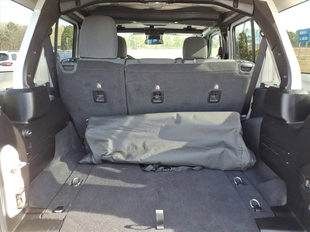 Used 2025 Jeep Wrangler Unlimited Rubicon image 6