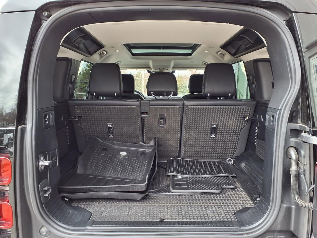 Used 2022 Land Rover Defender 110 SE image 26