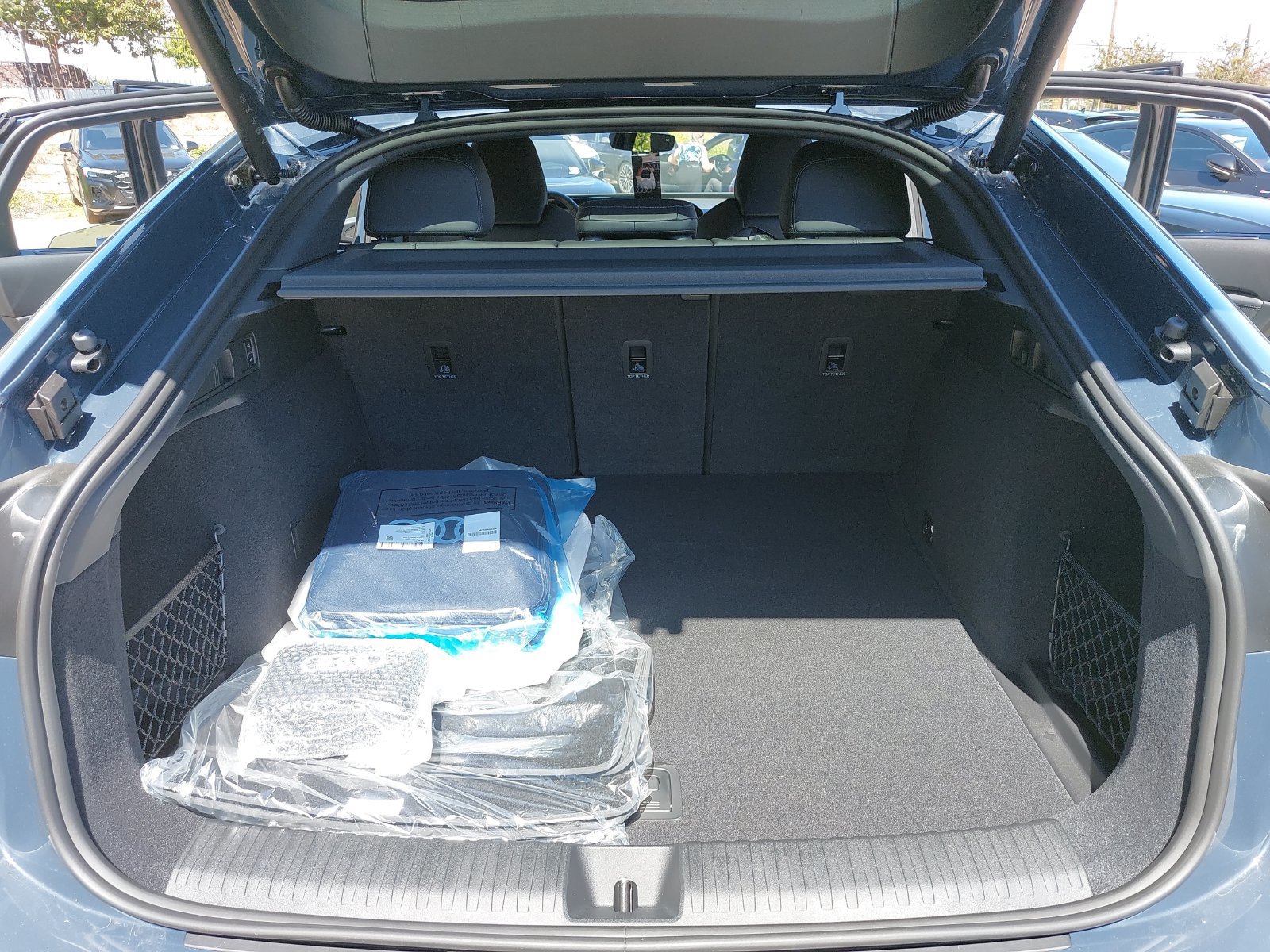 New 2027 Audi SQ6 e-tron Premium Plus AWD/4WD image 12