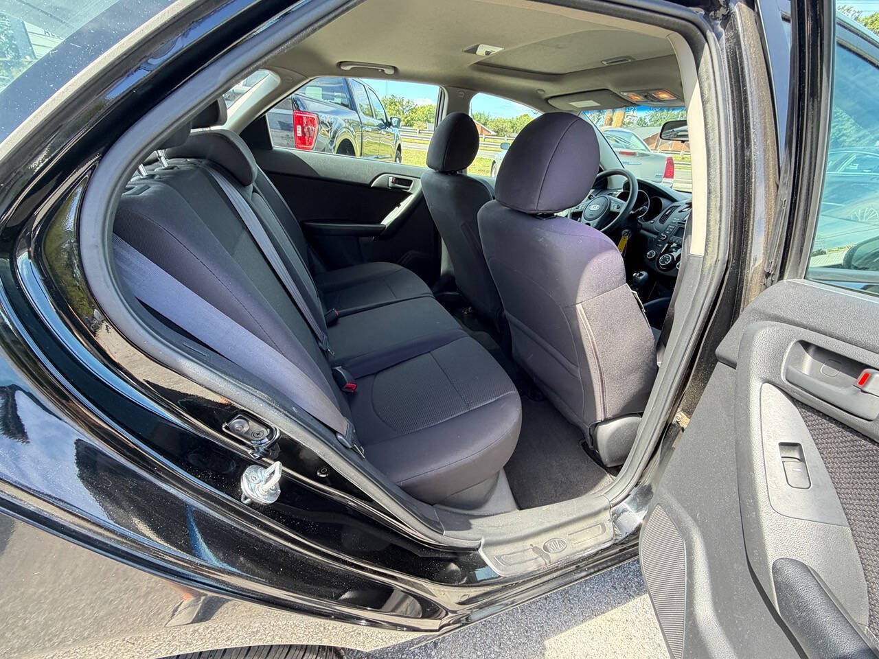 Used 2012 Kia Forte EX FWD image 9