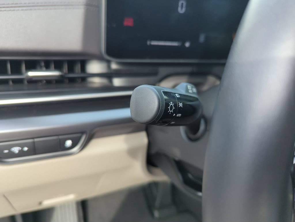 Used 2026 Kia Carnival FWD image 21