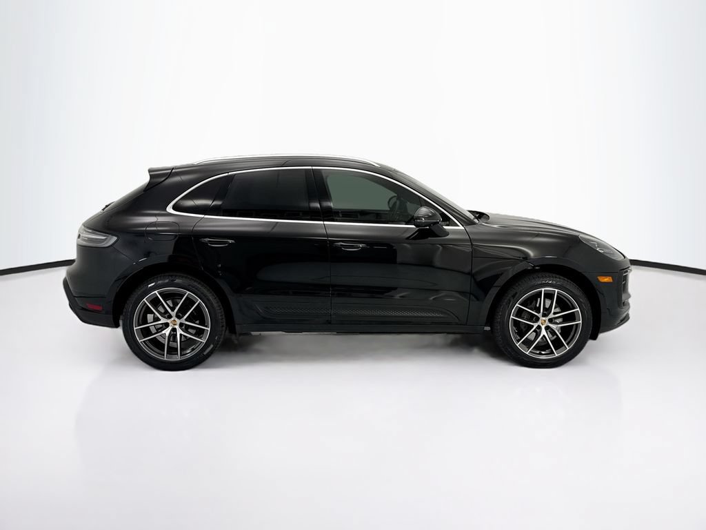 Used 2022 Porsche Macan AWD/4WD image 4