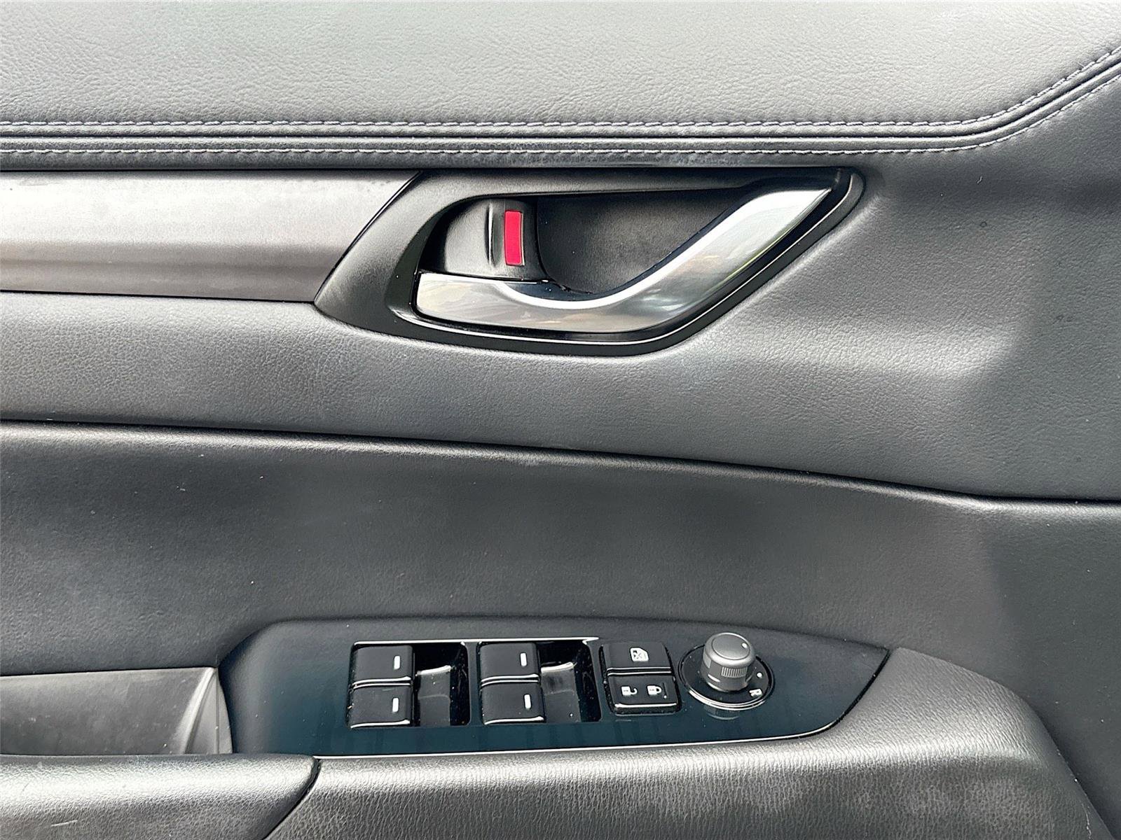 Used 2018 MAZDA CX-5 Touring image 18