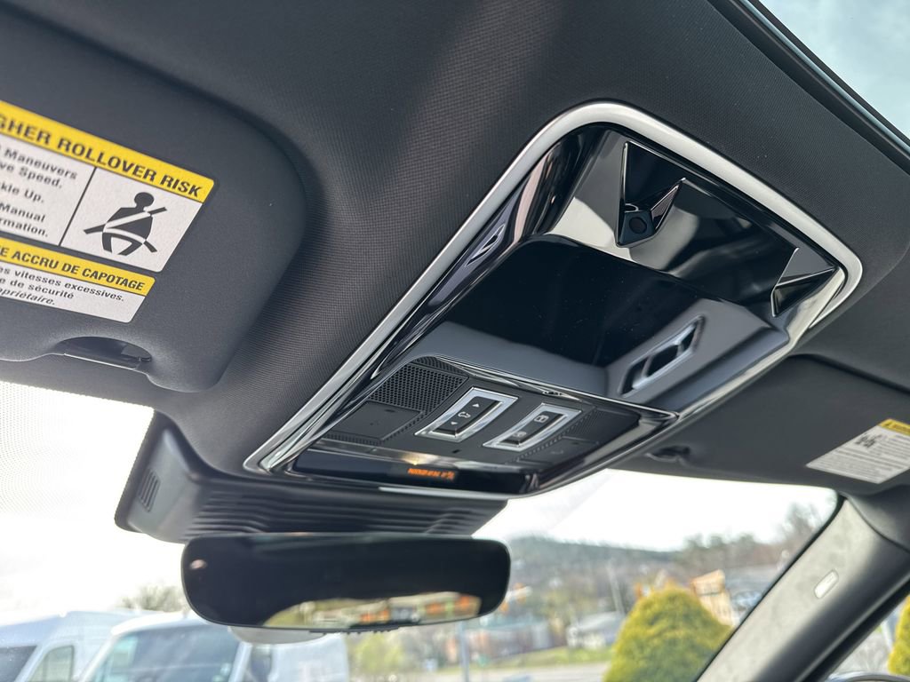 New 2026 Land Rover Range Rover Velar Dynamic SE image 27