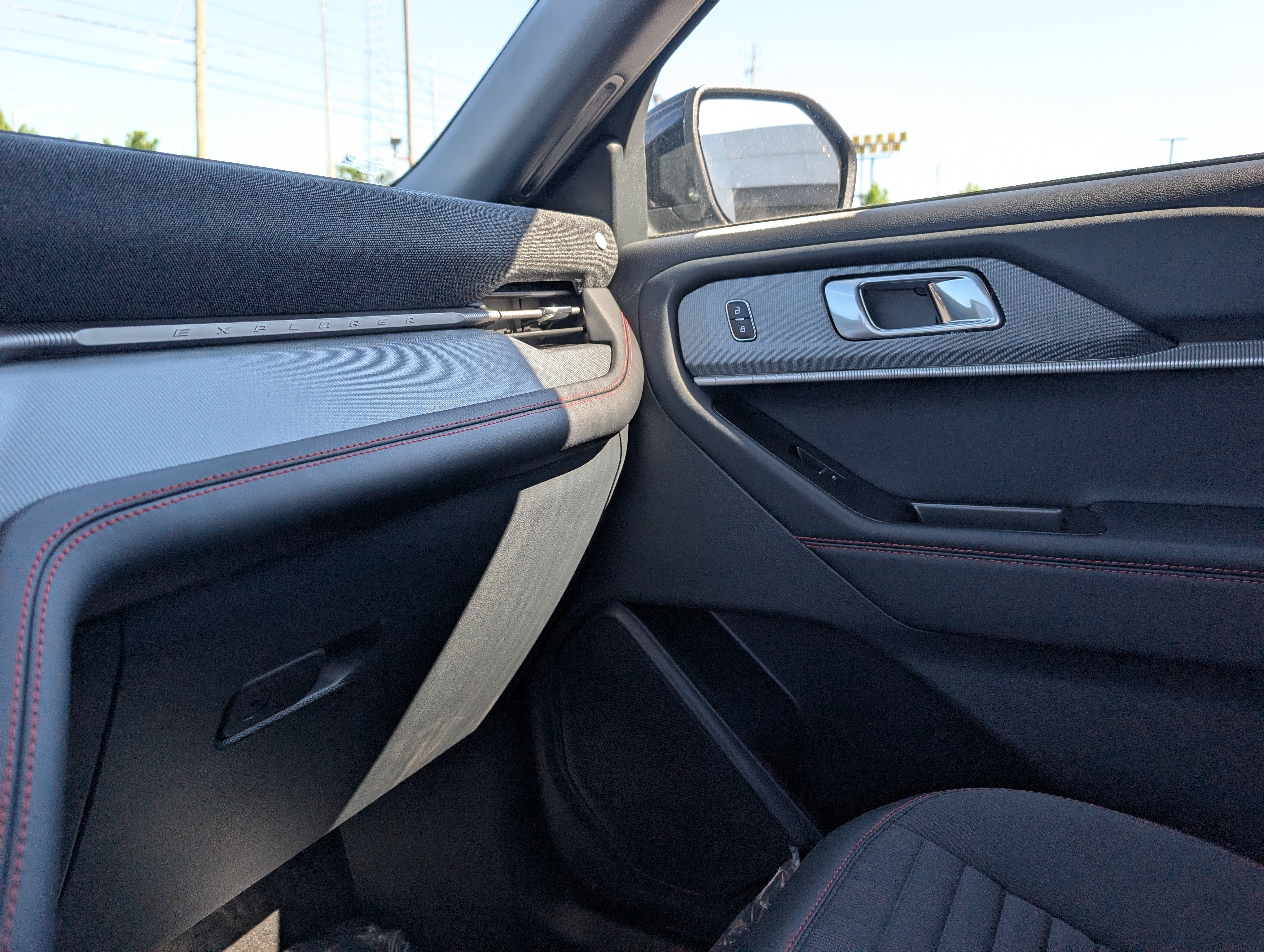 New 2026 Ford Explorer ST-Line RWD image 32