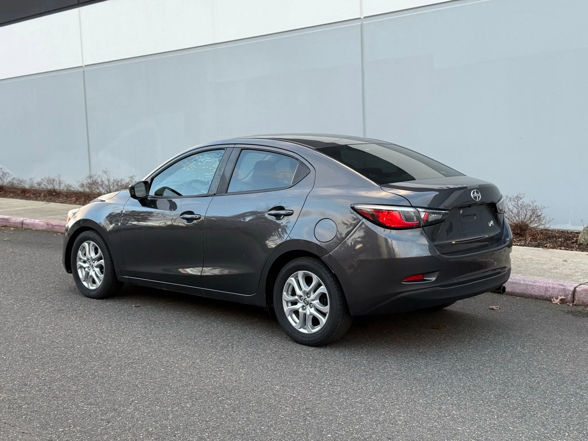 Used 2016 Scion iA image 3