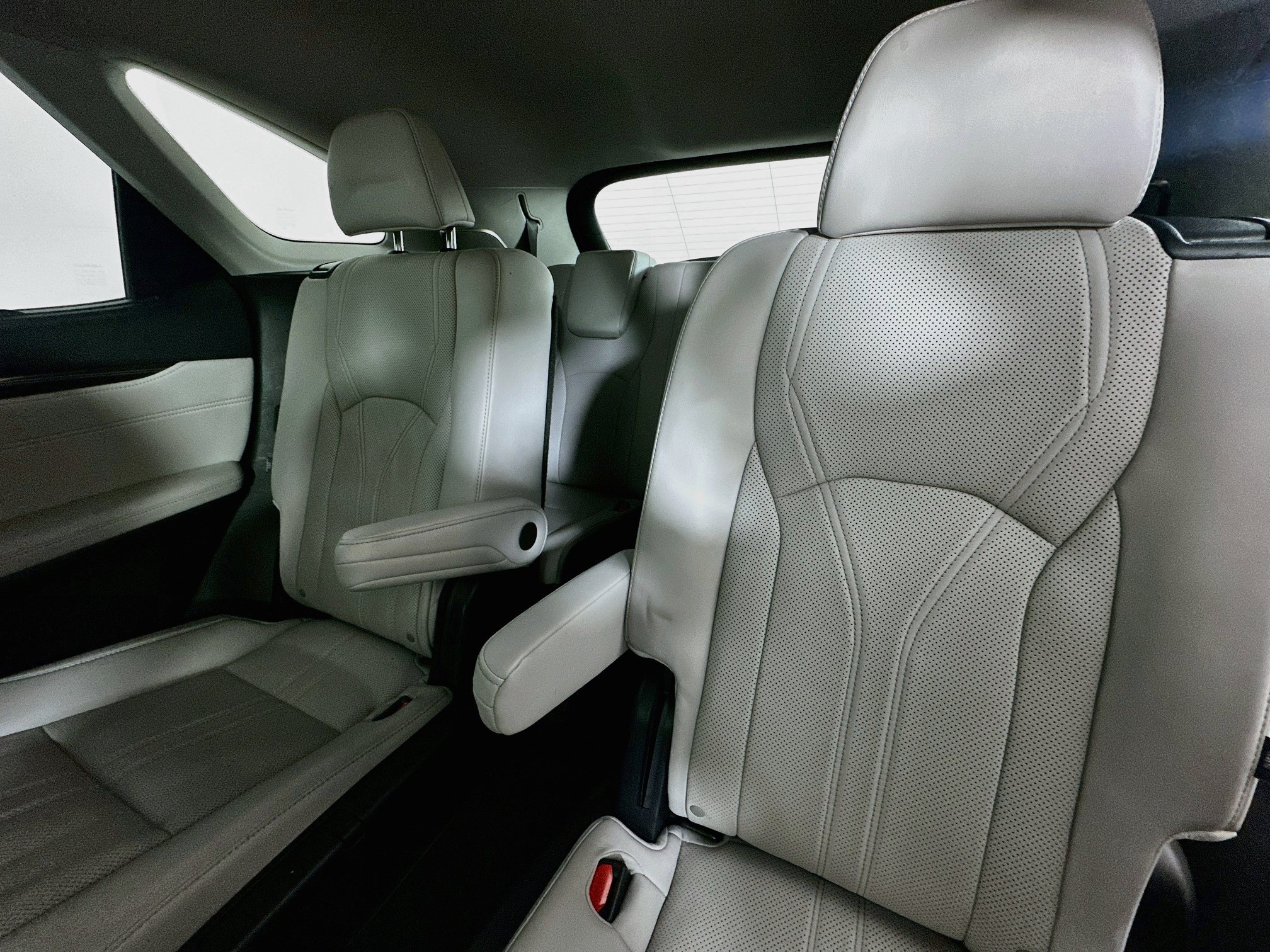Used 2020 Lexus RX 450hL Luxury w/ Accessory Package AWD/4WD image 25