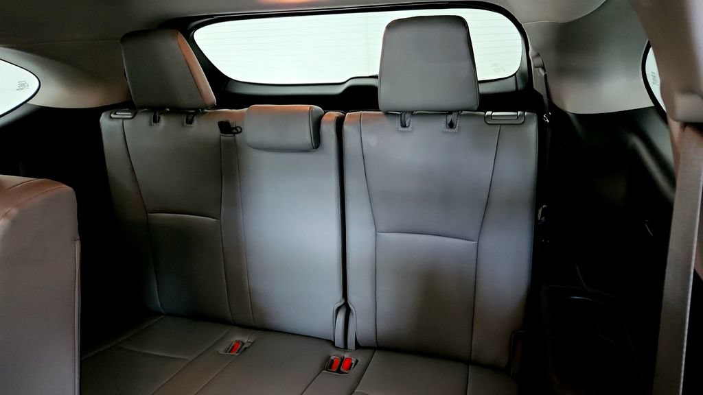 Certified 2025 Toyota Highlander XLE AWD/4WD image 16