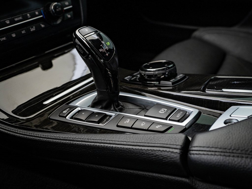 Used 2014 BMW 550i xDrive Sedan image 38