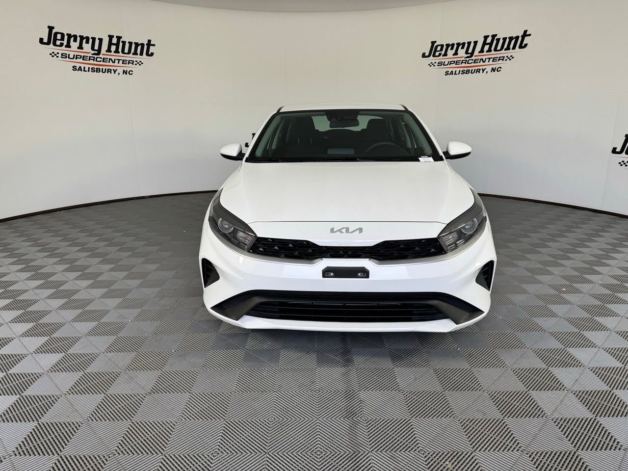 Used 2024 Kia Forte LXS image 6