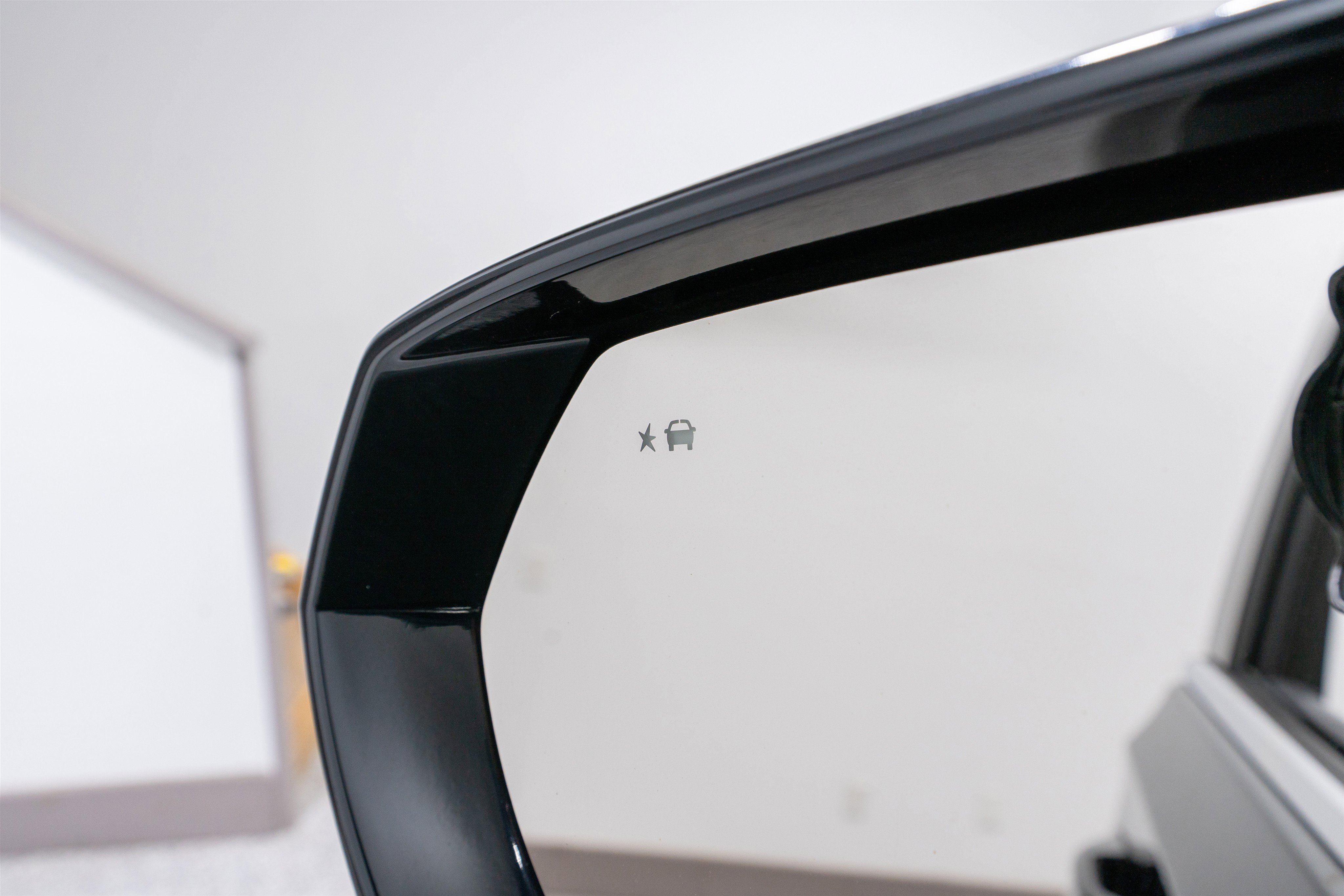 Used 2023 GMC Yukon SLE w/ Gmc Pro Safety Plus Package image 13