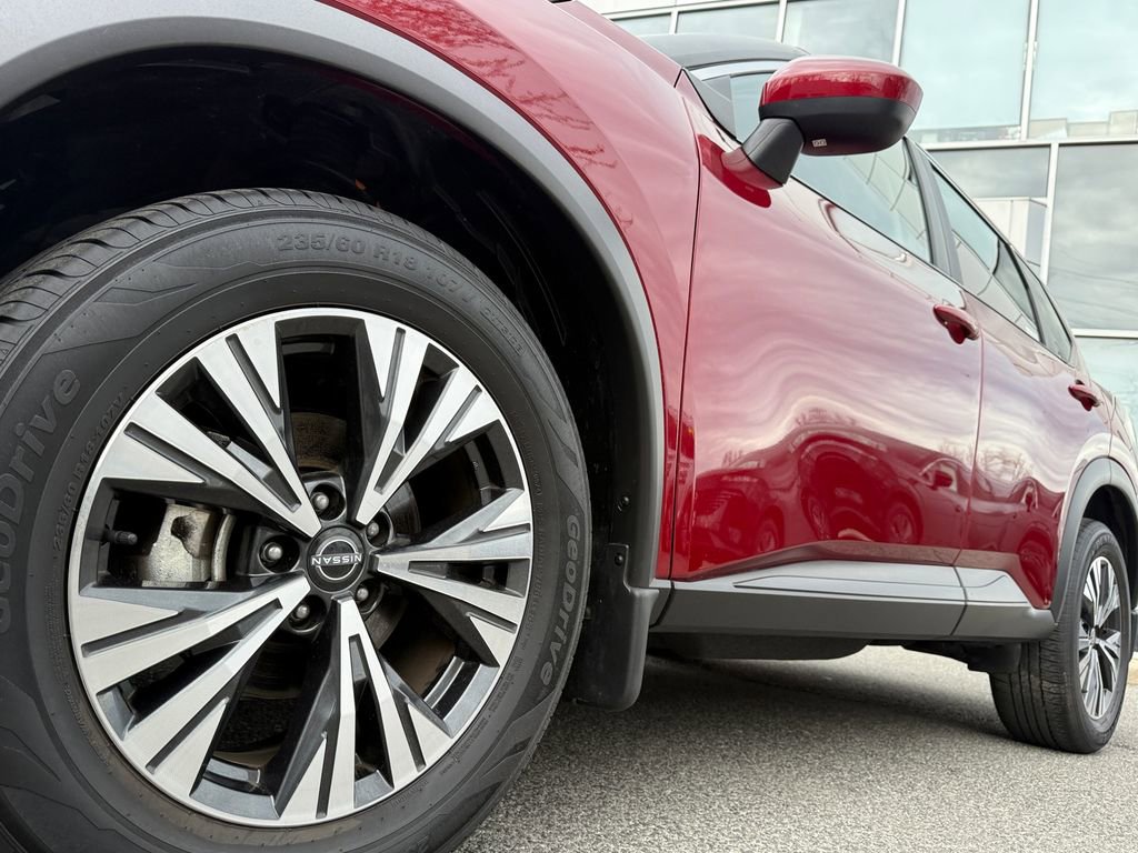 Used 2023 Nissan Rogue SV image 10