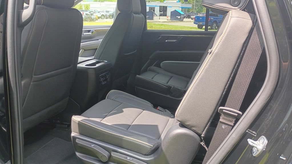 Used 2025 Chevrolet Tahoe Premier AWD/4WD image 15