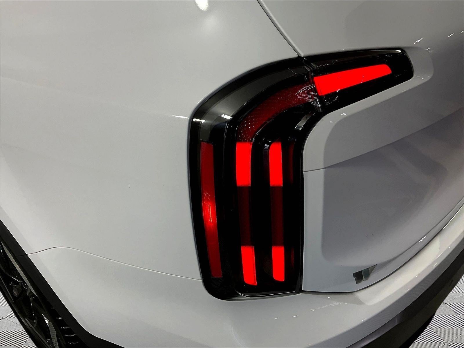 Used 2025 Kia Telluride EX FWD image 23