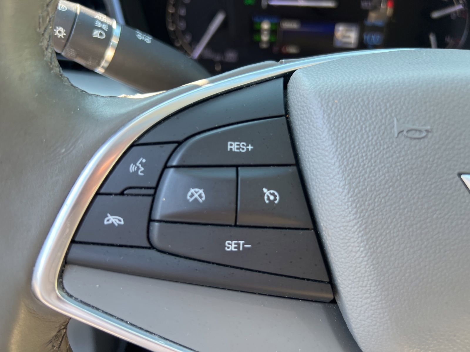 Used 2018 Cadillac XT5 Luxury w/ Driver Awareness Package image 34