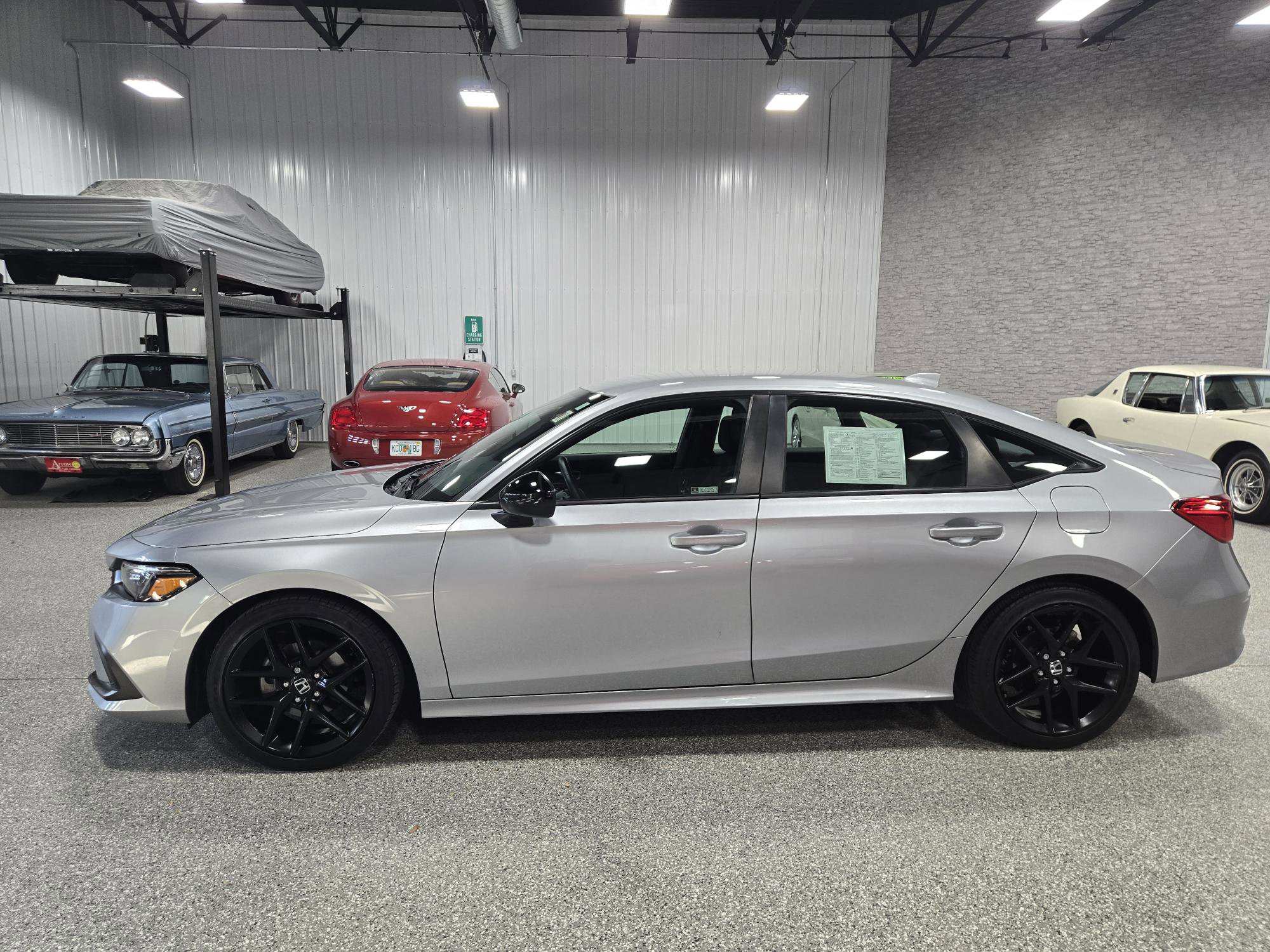 Used 2022 Honda Civic Sport image 2