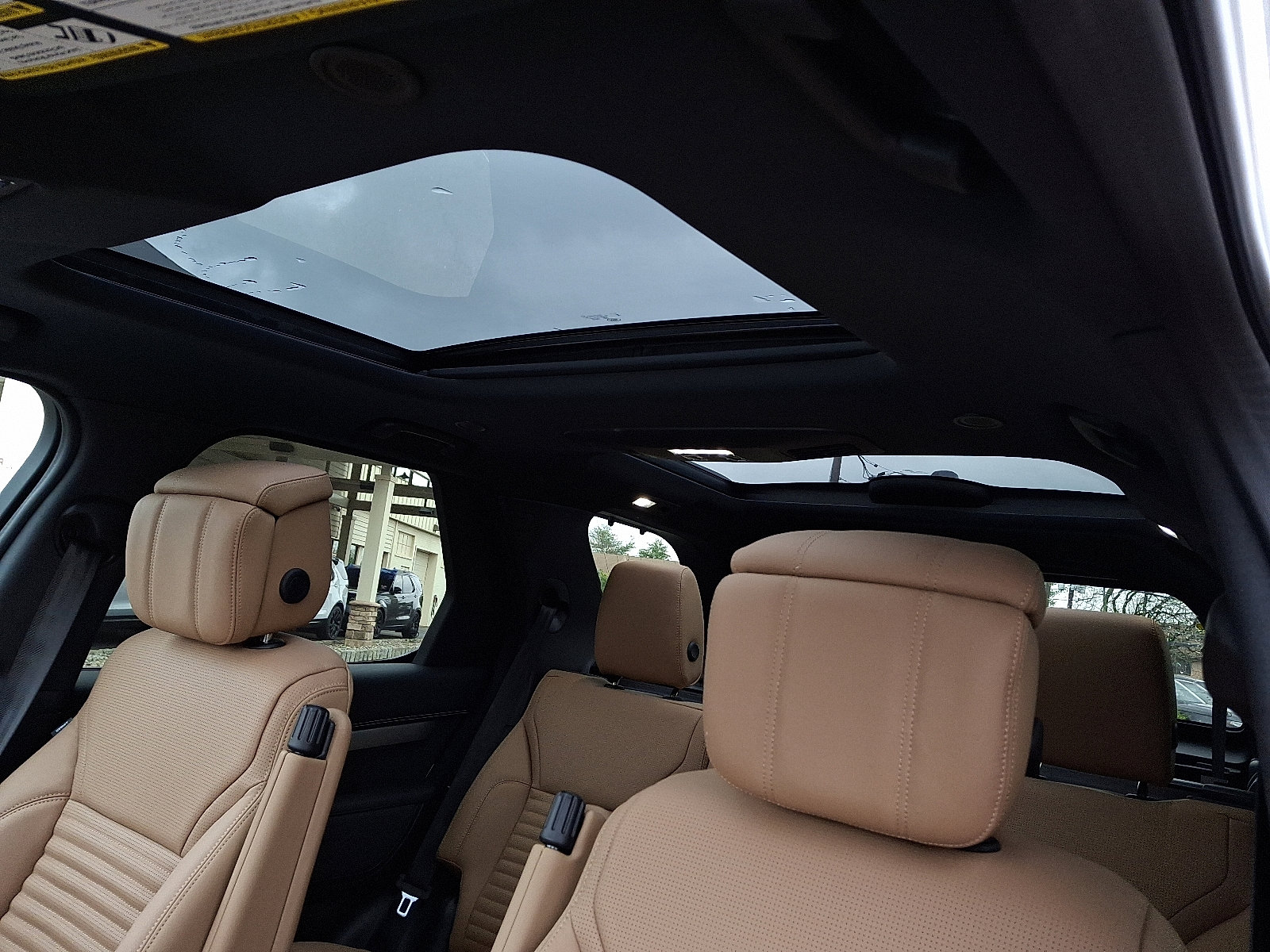 New 2026 Land Rover Discovery Limited Edition image 12