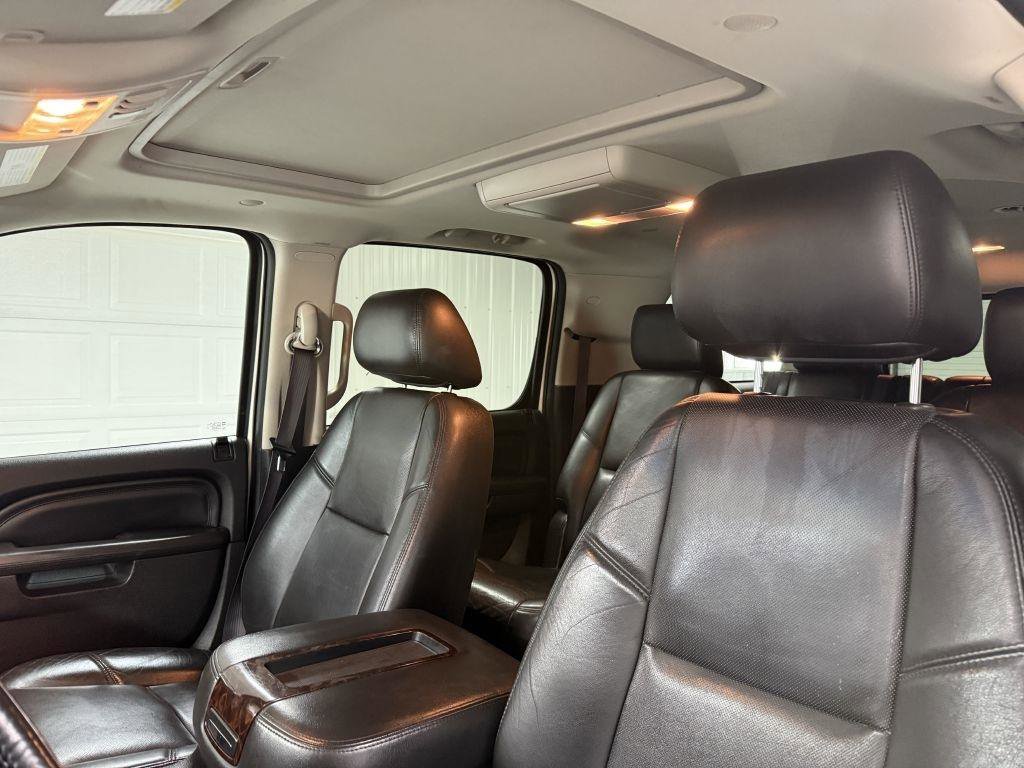 Used 2012 GMC Yukon XL Denali AWD/4WD image 12