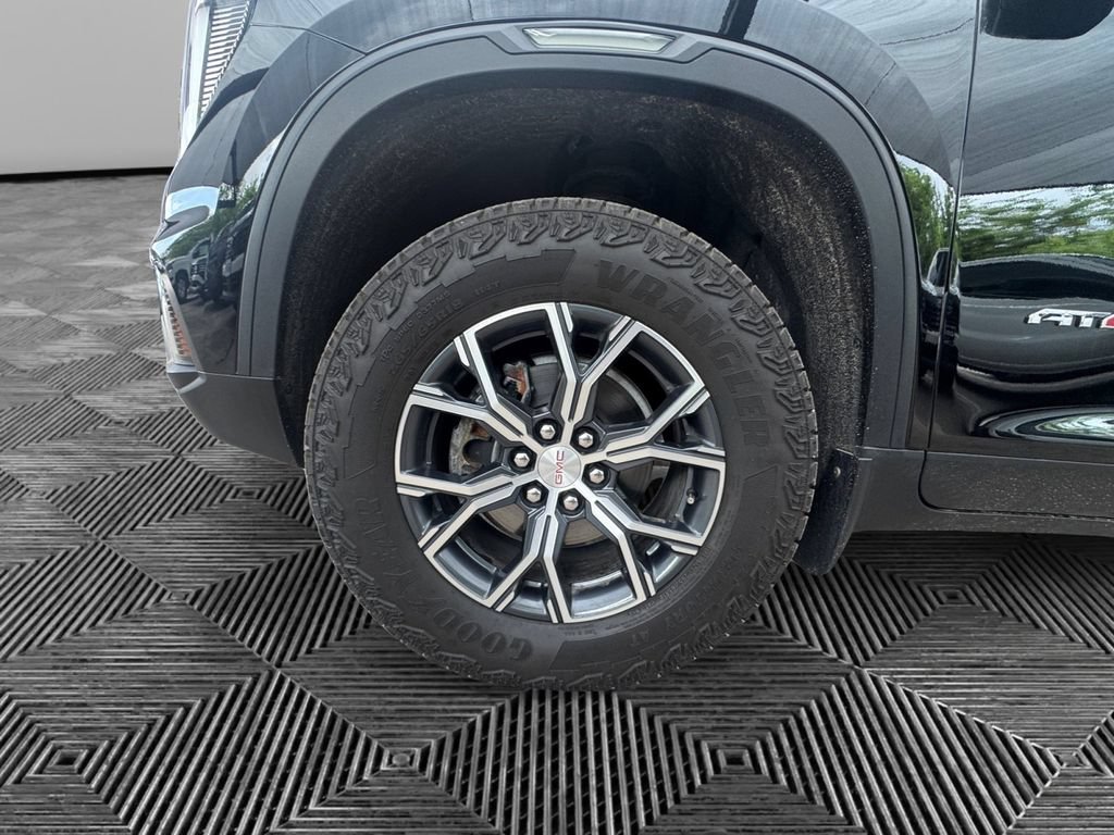 Used 2024 GMC Acadia AT4 AWD/4WD image 9