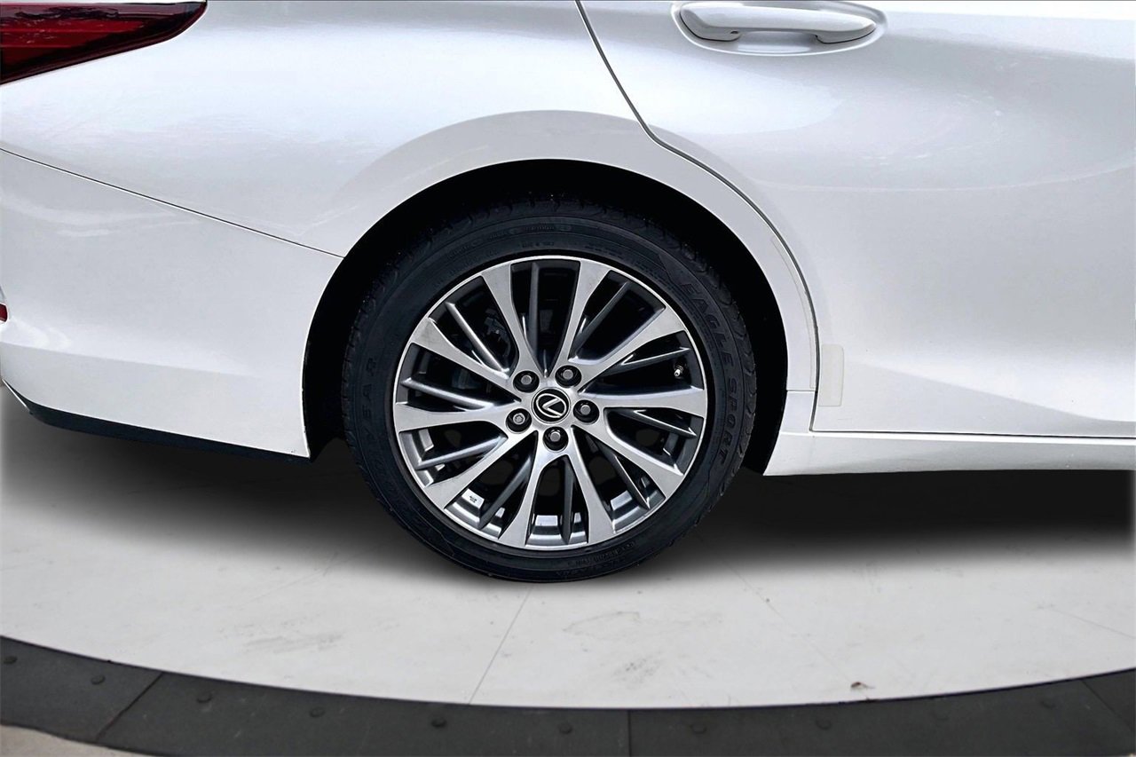 Used 2019 Lexus ES 350 w/ Premium Package image 37