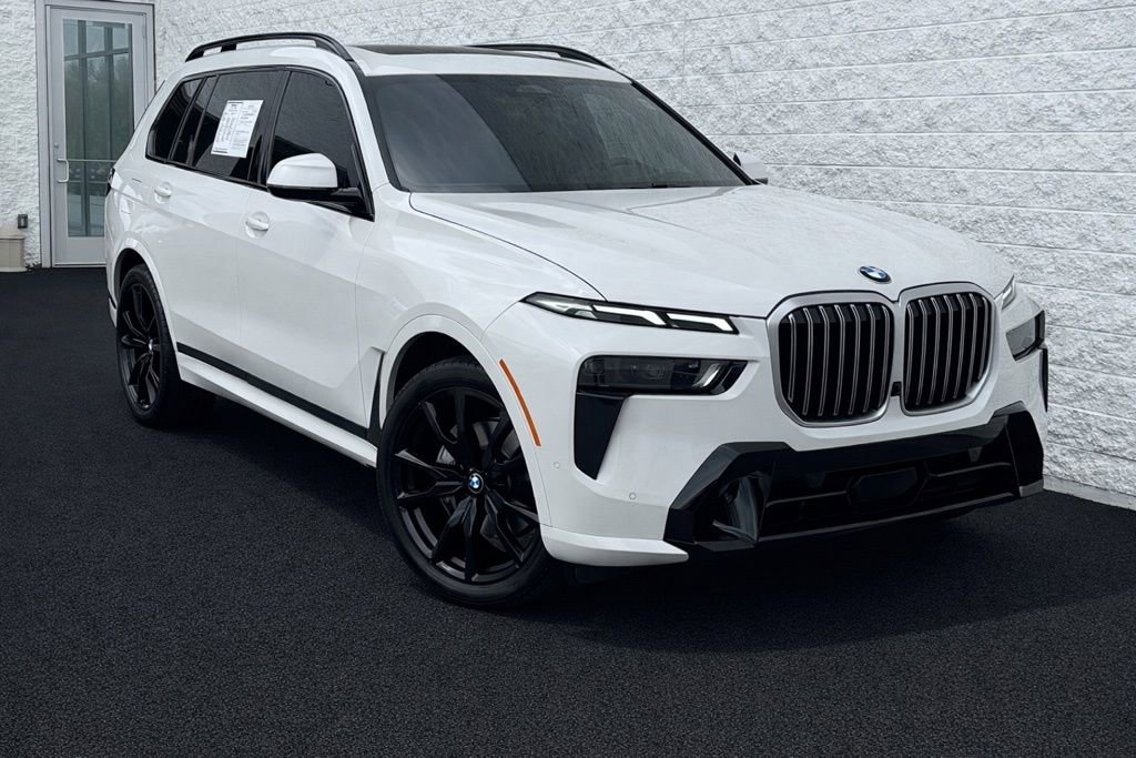 Used 2024 BMW X7 xDrive40i w/ M Sport Package image 1