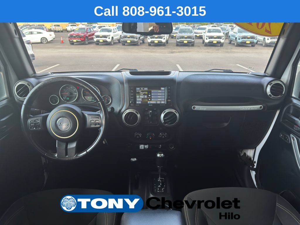 Used 2016 Jeep Wrangler Unlimited Sahara w/ Connectivity Group AWD/4WD image 11