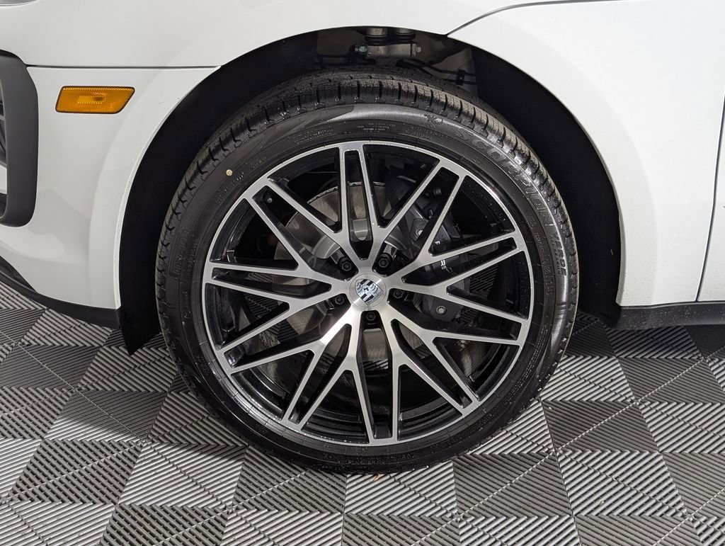 New 2026 Porsche Macan image 11