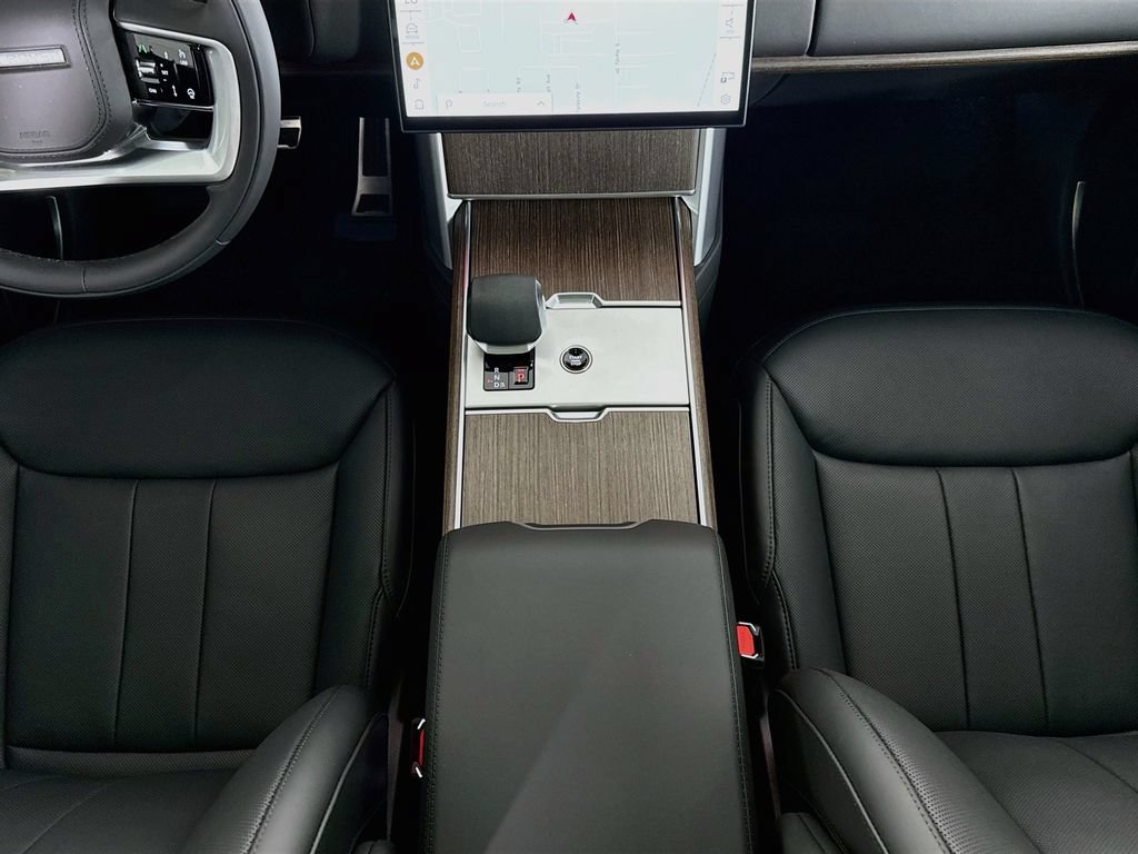 New 2026 Land Rover Range Rover Long Wheelbase SE AWD/4WD image 18
