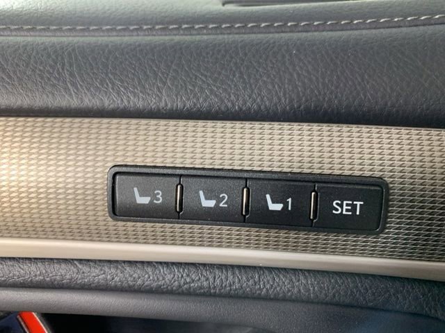 Used 2015 Lexus LS 460 AWD w/ F Sport Package image 17