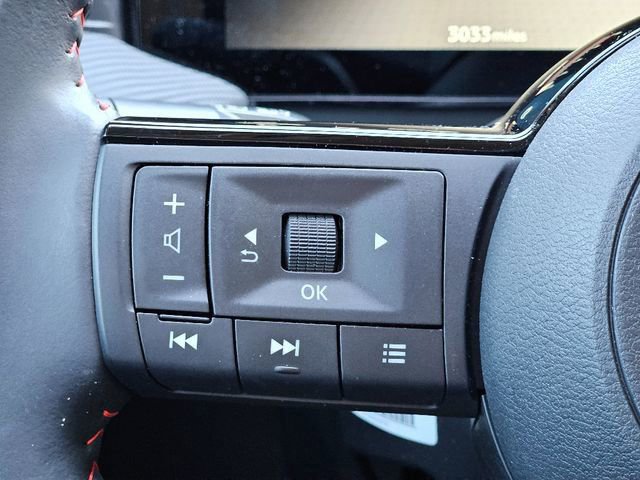 Certified 2025 Nissan Kicks SR w/ Illumination Package image 17