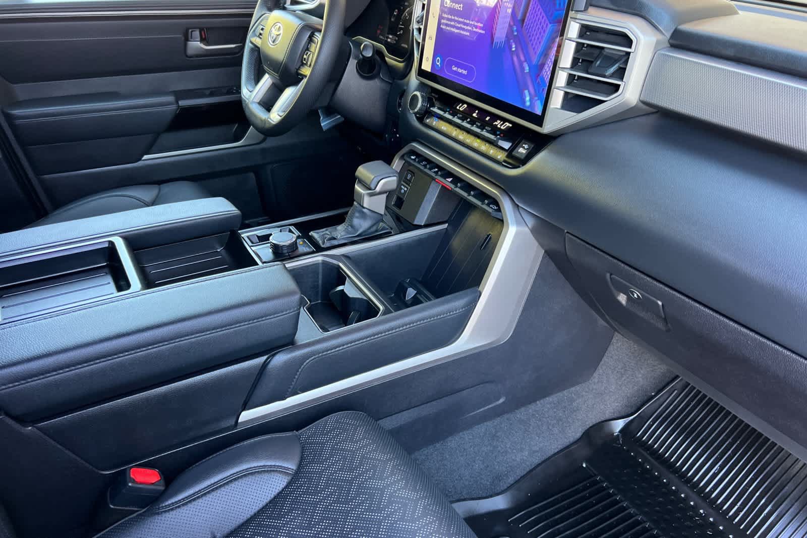 Used 2025 Toyota Tundra Limited AWD/4WD image 16