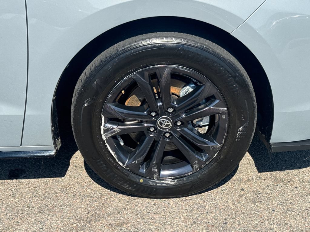 Used 2026 Toyota Sienna XSE AWD/4WD image 45