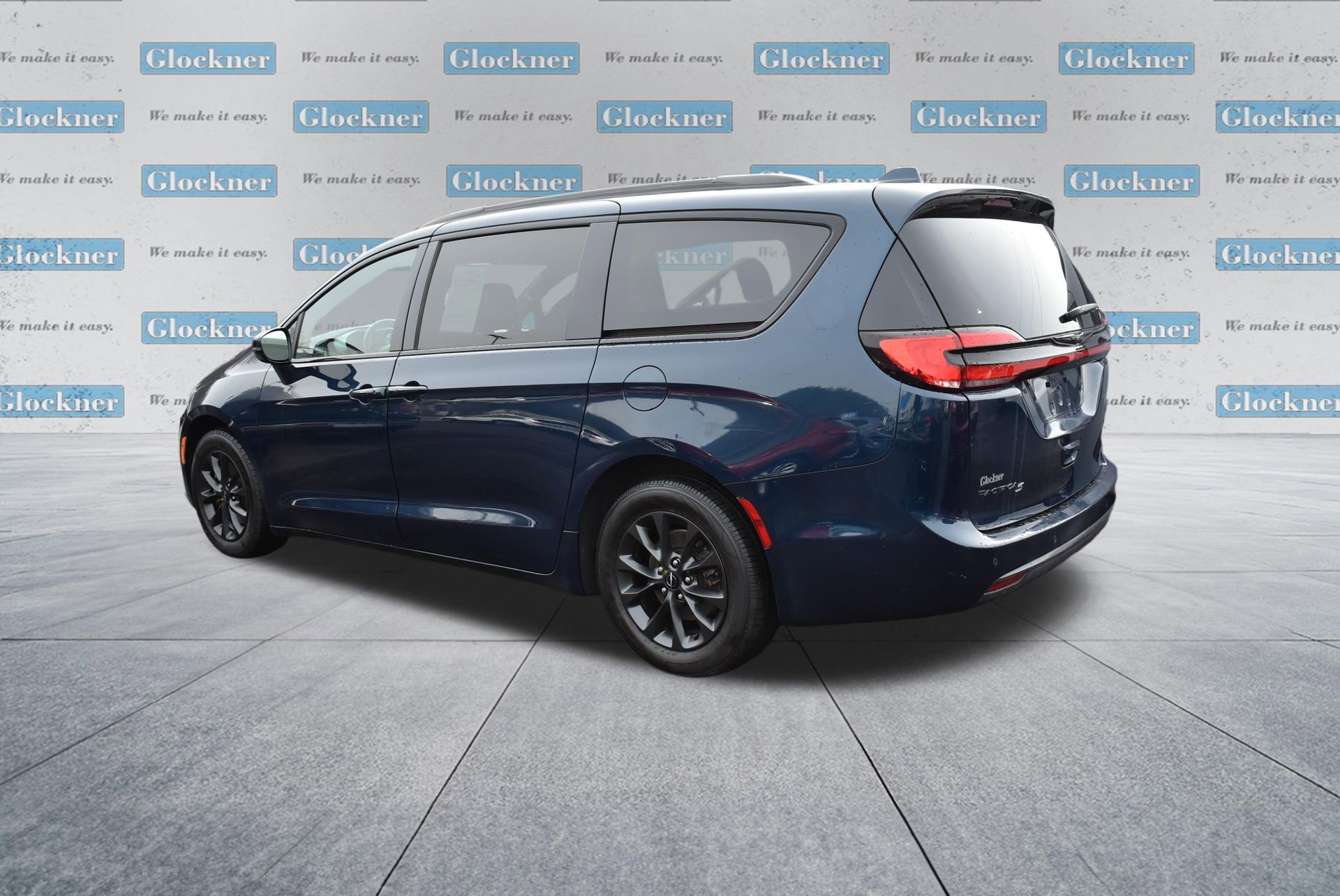 Used 2021 Chrysler Pacifica Touring w/ S Appearance Package image 7