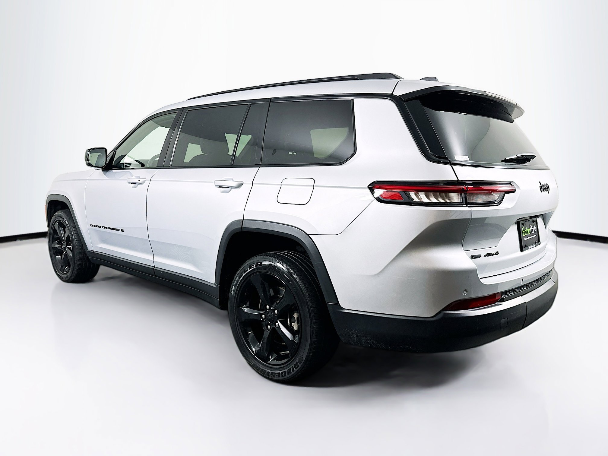 Used 2021 Jeep Grand Cherokee L Laredo image 5