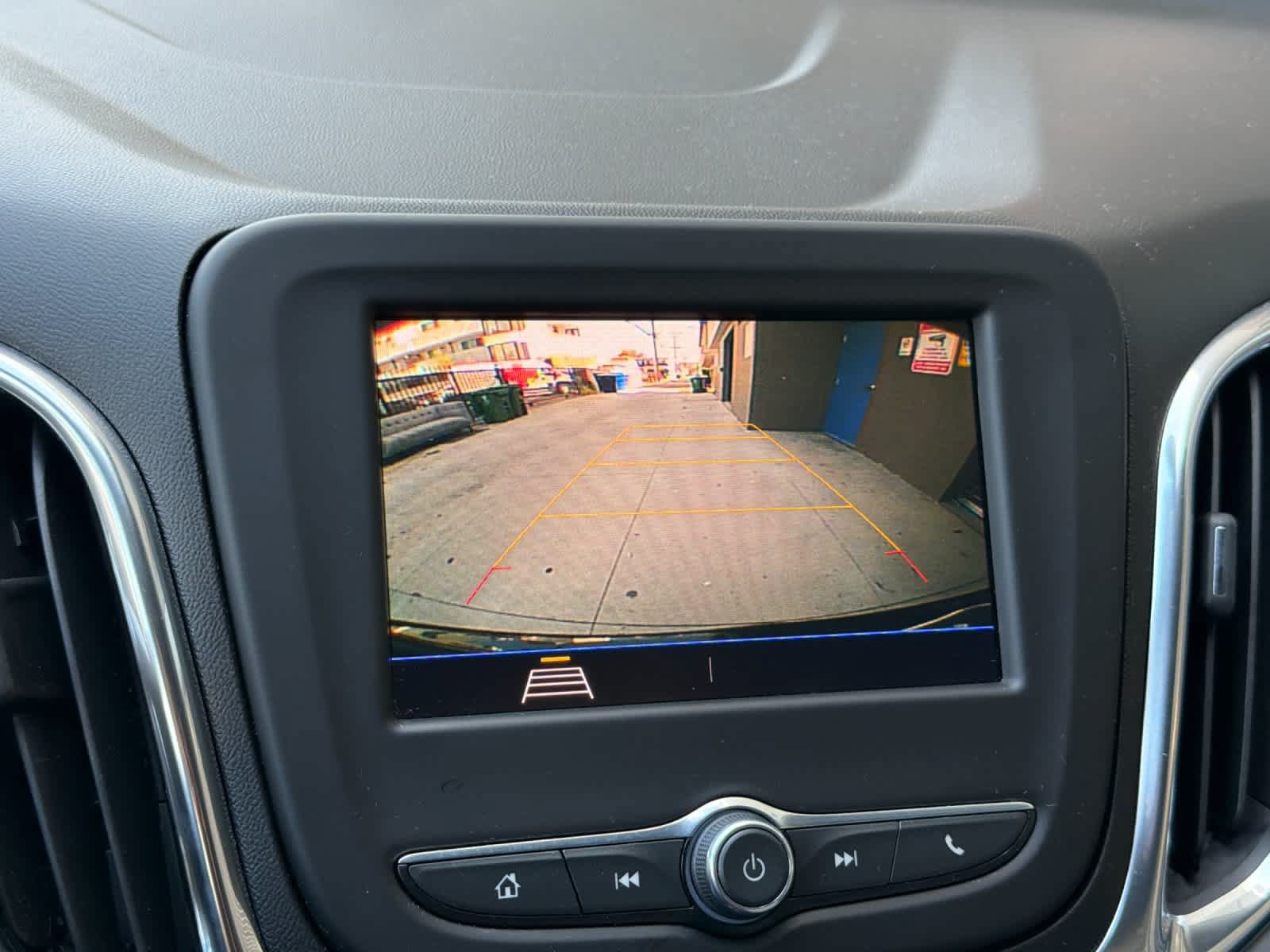 Used 2021 Chevrolet Equinox LT FWD image 19