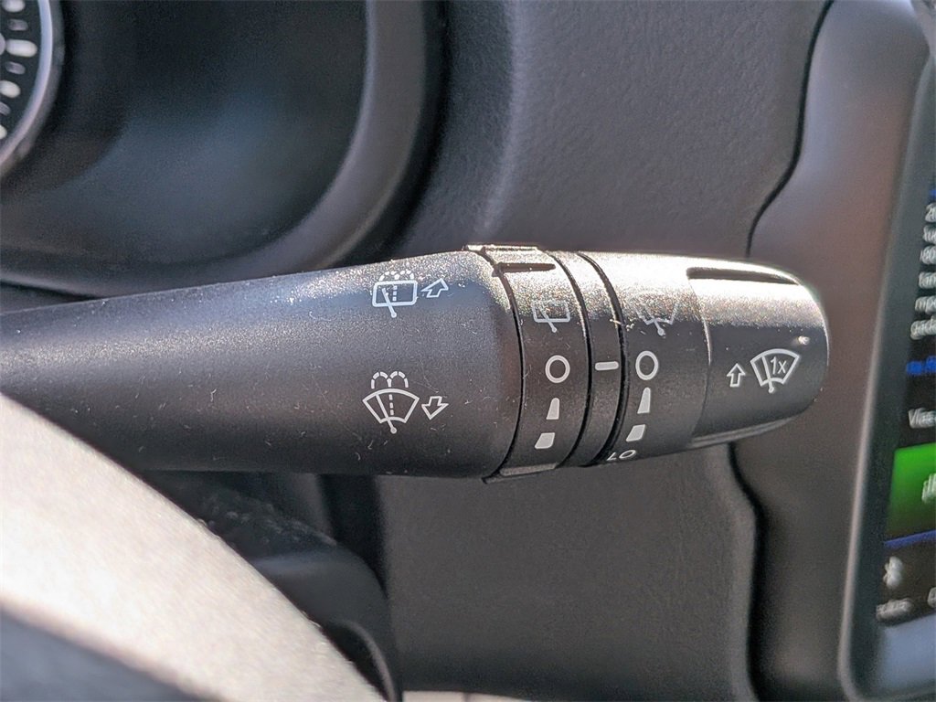 Used 2022 Jeep Renegade Latitude image 28