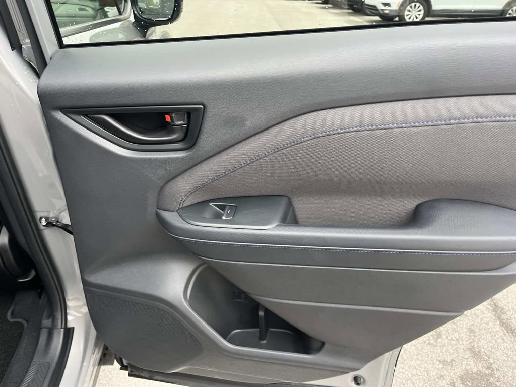 Used 2025 Subaru Forester Premium w/ Convenience Package #2 image 21