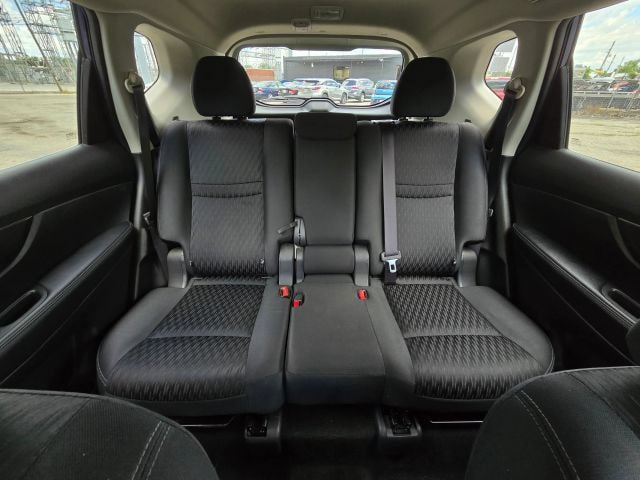 Used 2019 Nissan Rogue SV AWD/4WD image 18