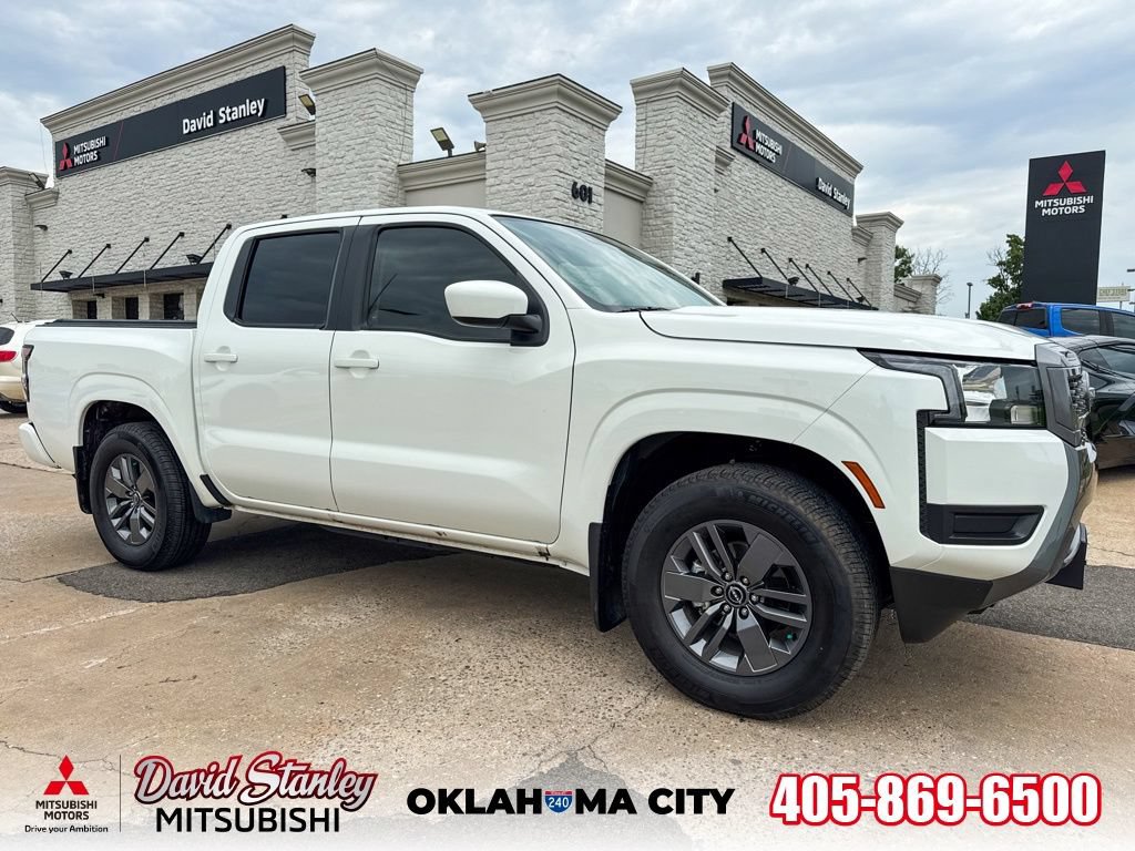 Used 2025 Nissan Frontier SV RWD image 1
