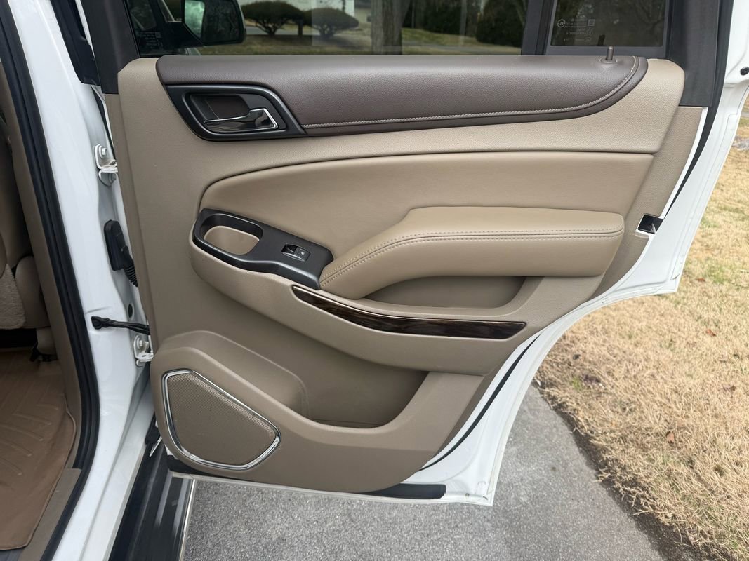 Used 2016 GMC Yukon SLT AWD/4WD image 36