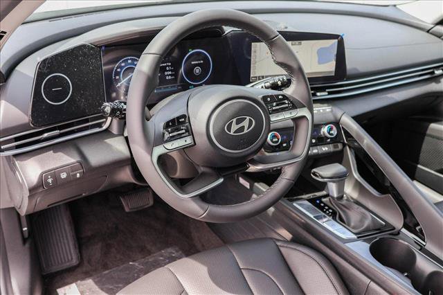 New 2025 Hyundai Elantra Limited image 10