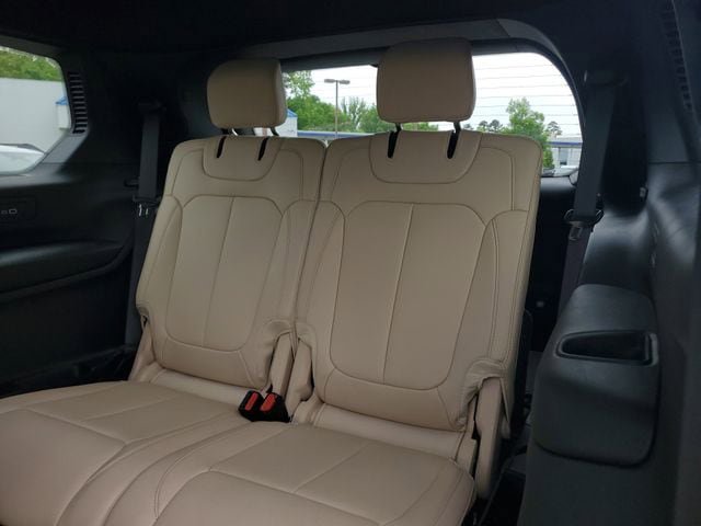Certified 2024 Jeep Grand Cherokee L Limited AWD/4WD image 17