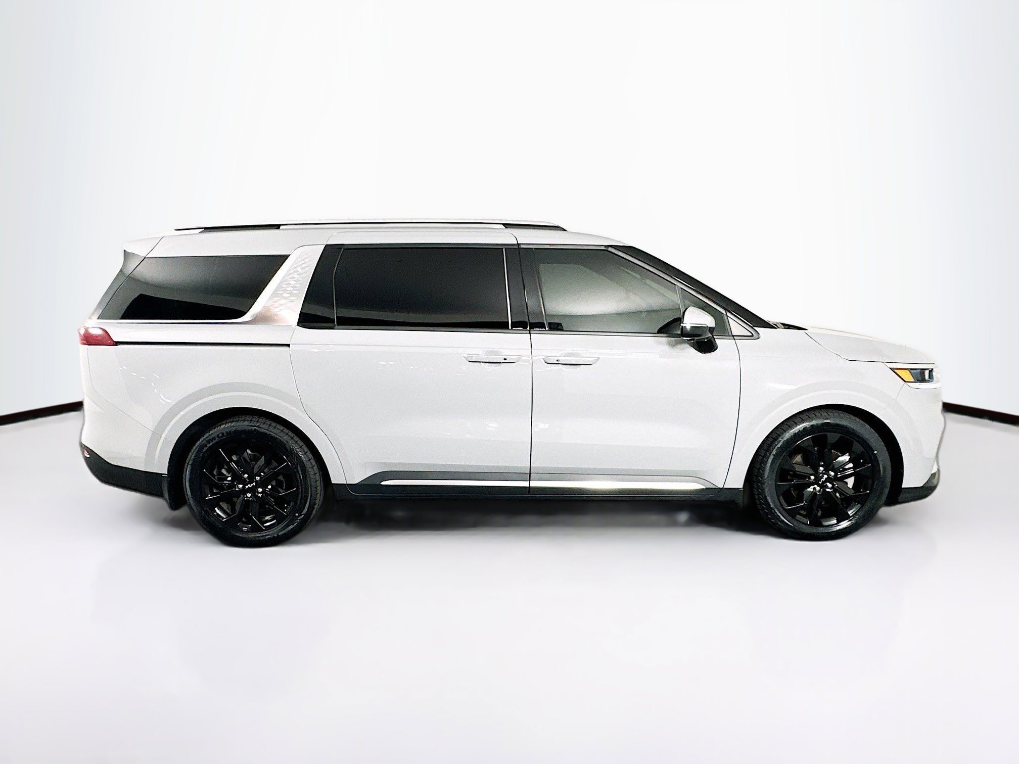 Used 2022 Kia Carnival SX image 10