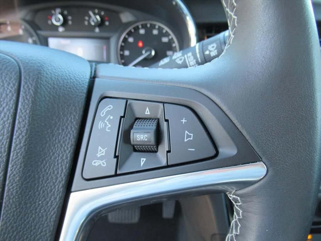 Used 2022 Buick Encore Preferred w/ Safety Package FWD image 21