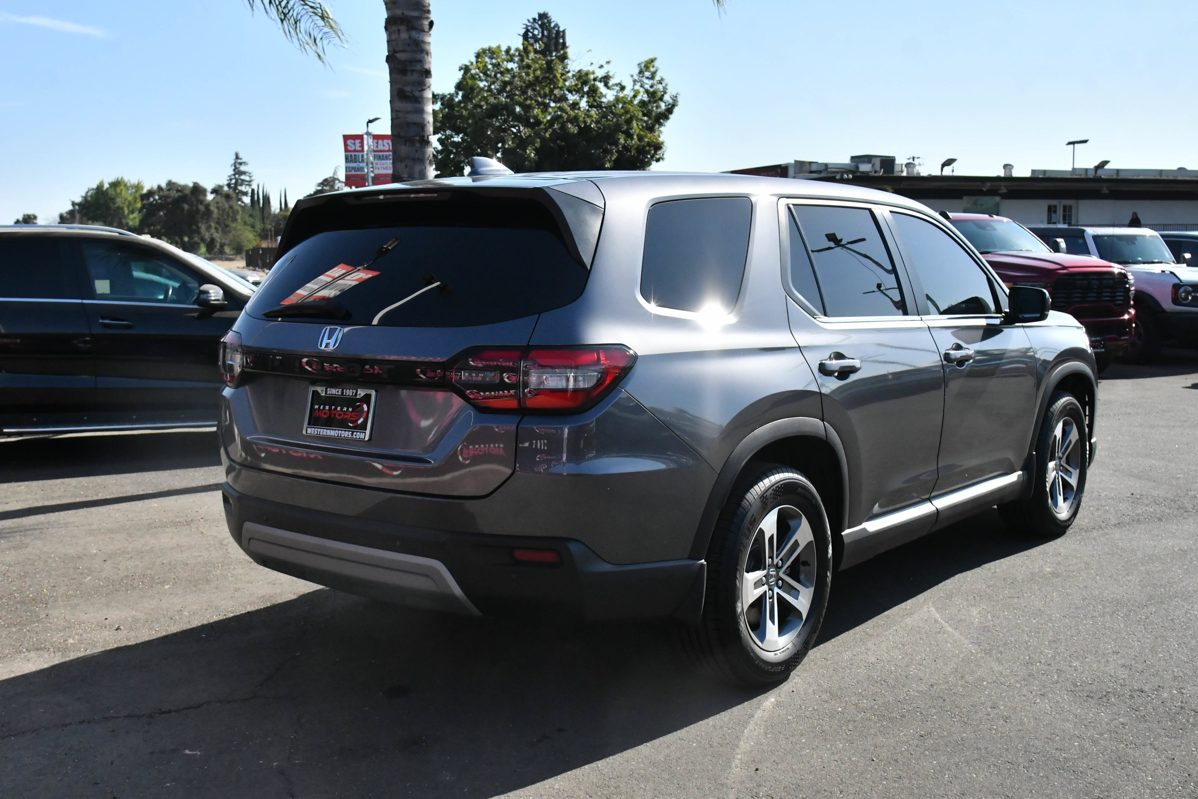 Used 2024 Honda Pilot EX-L image 8