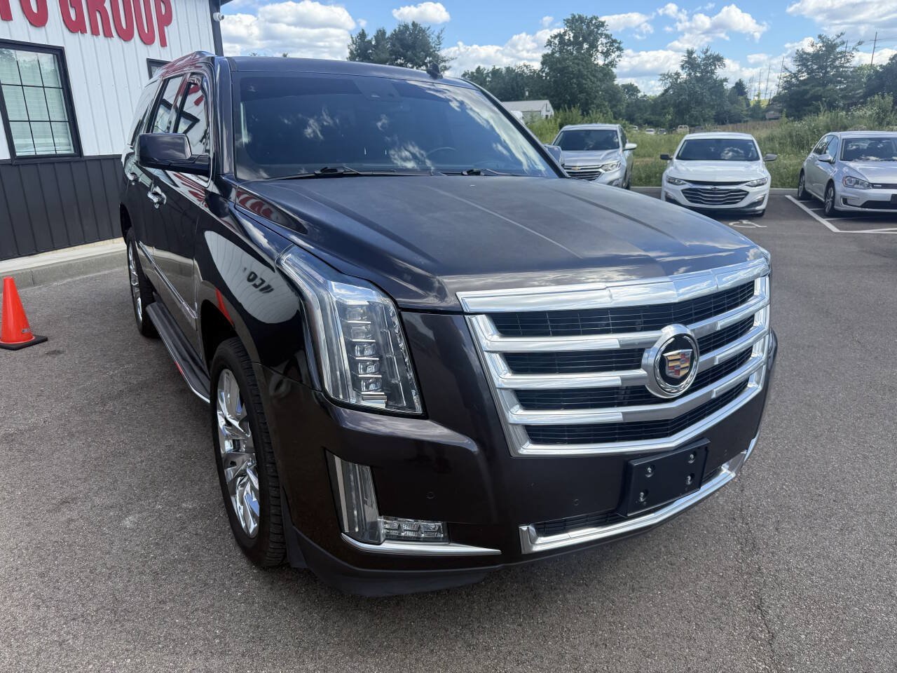 Used 2015 Cadillac Escalade Luxury AWD/4WD image 4
