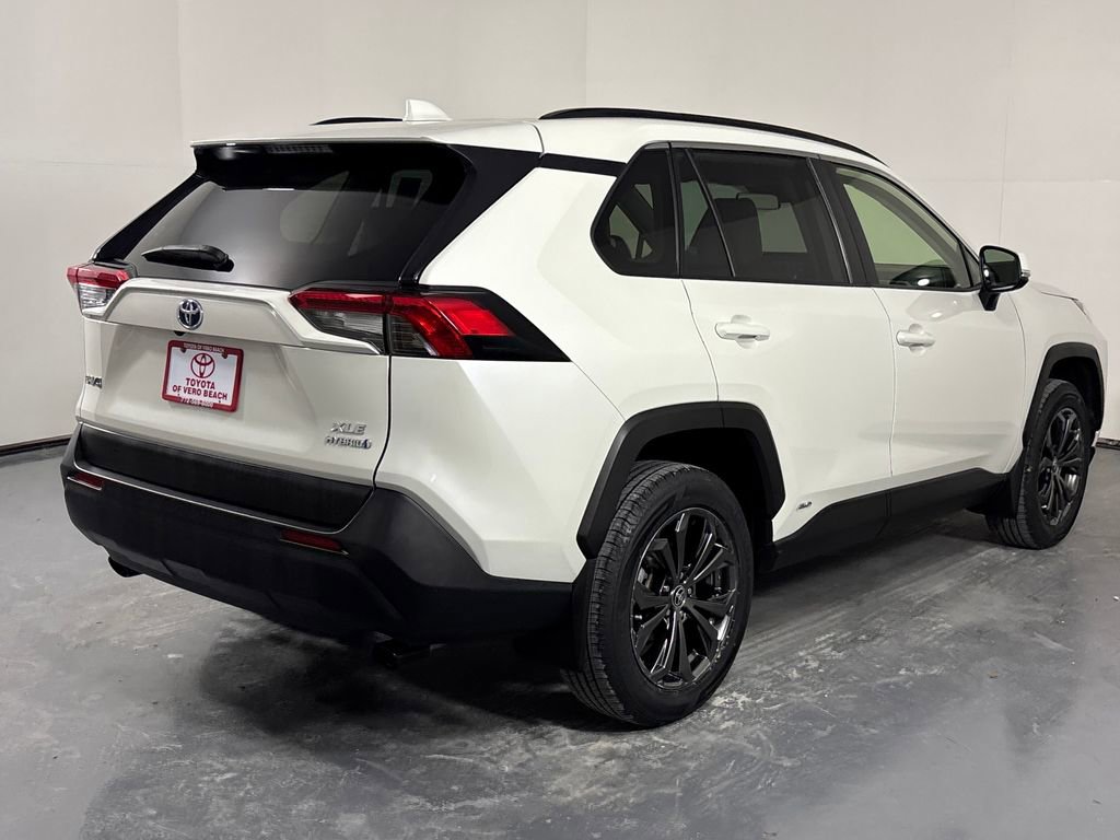 Certified 2022 Toyota RAV4 XLE Premium AWD/4WD image 6