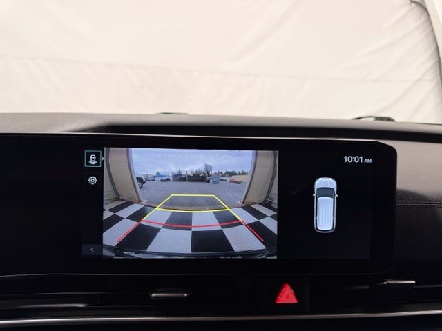 Used 2025 Kia Carnival FWD image 39