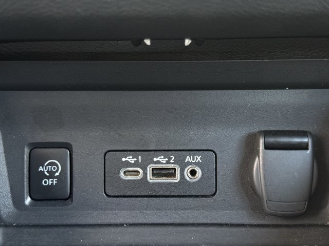 Used 2025 Nissan Sentra SV FWD image 21